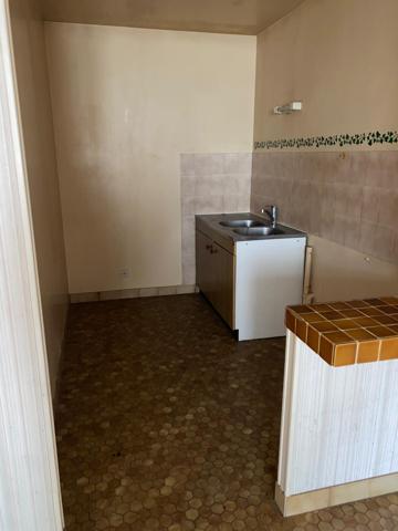 Immeuble
        
        - 300 m² 137 500 € *