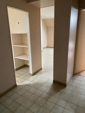 Immeuble
        
        - 300 m² 137 500 € *