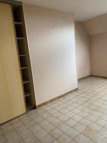 Immeuble
        
        - 300 m² 137 500 € *
