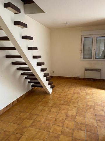 Immeuble
        
        - 300 m² 137 500 € *