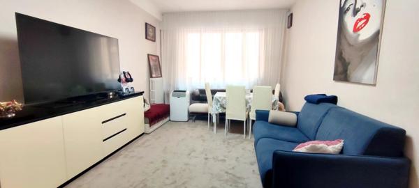 Vente                                                      Appartement
                        
                     2 pièces                      64 m2                     à Nice