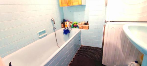 Vente                                                      Appartement
                        
                     2 pièces                      64 m2                     à Nice