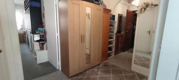 Vente                                                      Appartement
                        
                     2 pièces                      64 m2                     à Nice
