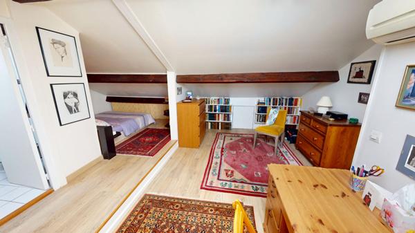 Quartier Louis Bertrand. Maison atypique