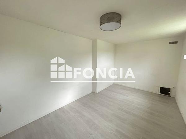 Location Appartement 2 pièces 45 m² - 17 RUE DU VAL DES FAULX Custines 54670