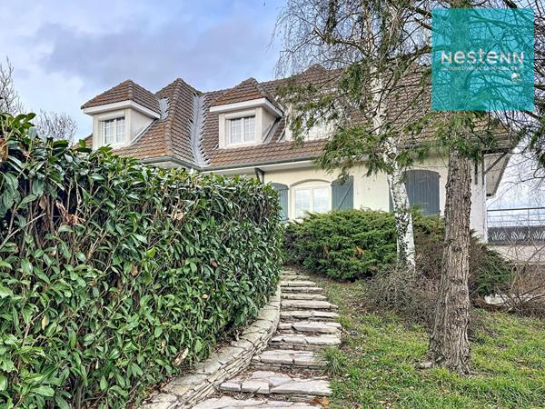 Saint-Romain-Le-Puy - Maison 250 m² - 4 chambres - piscine - salle de cinéma