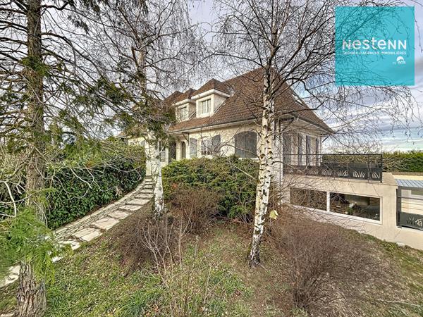 Saint-Romain-Le-Puy - Maison 250 m² - 4 chambres - piscine - salle de cinéma