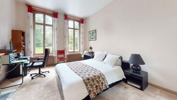 VENTE d'une propriété de 11 pièces (390 m²)