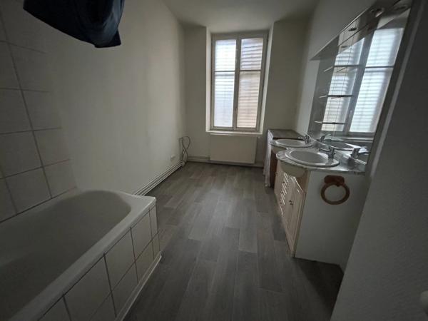 Location Appartement 4 pièces 70 m2 à Saint-Dié-des-Vosges