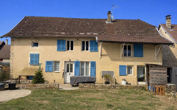 Maison à vendre    7 pièces •  Creys-Mépieu