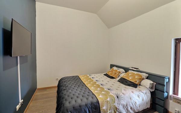 Maison à vendre    7 pièces •  Creys-Mépieu