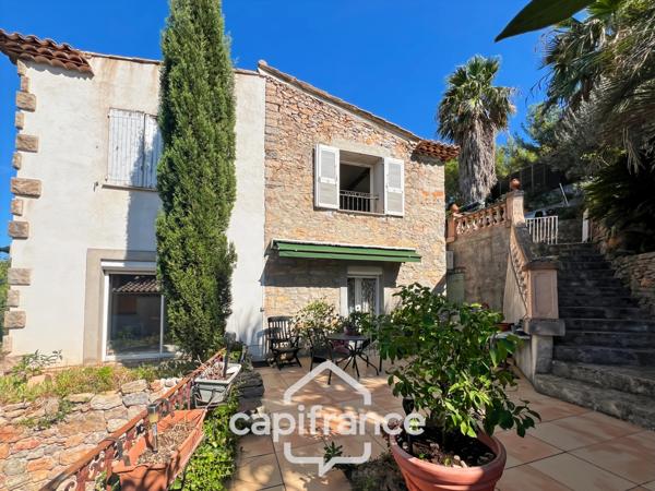 Maison à vendre 6 pièces HYERES (83) - Charme de l'ancien - 4 chambres - 200m2 habitables - Piscine - possibilité 2 appartements.