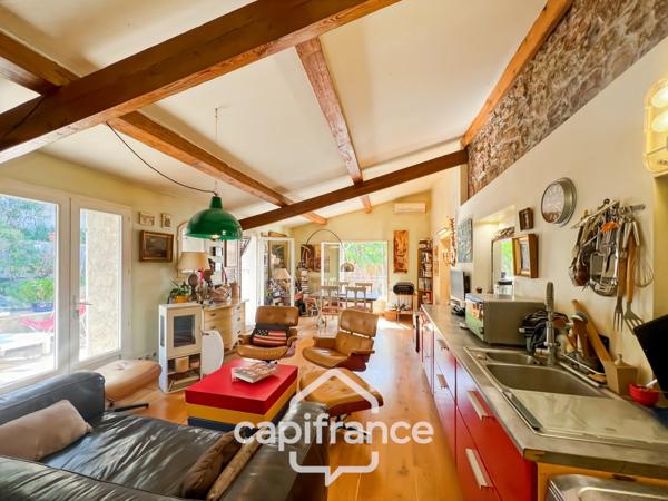 Maison à vendre 6 pièces HYERES (83) - Charme de l'ancien - 4 chambres - 200m2 habitables - Piscine - possibilité 2 appartements.