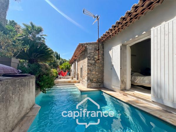 Maison à vendre 6 pièces HYERES (83) - Charme de l'ancien - 4 chambres - 200m2 habitables - Piscine - possibilité 2 appartements.