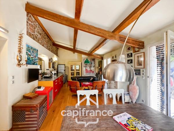 Maison à vendre 6 pièces HYERES (83) - Charme de l'ancien - 4 chambres - 200m2 habitables - Piscine - possibilité 2 appartements.