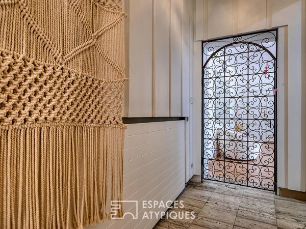 Demeure bourgeoise contemporaine avec tennis et piscine