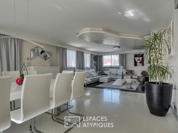 Demeure bourgeoise contemporaine avec tennis et piscine