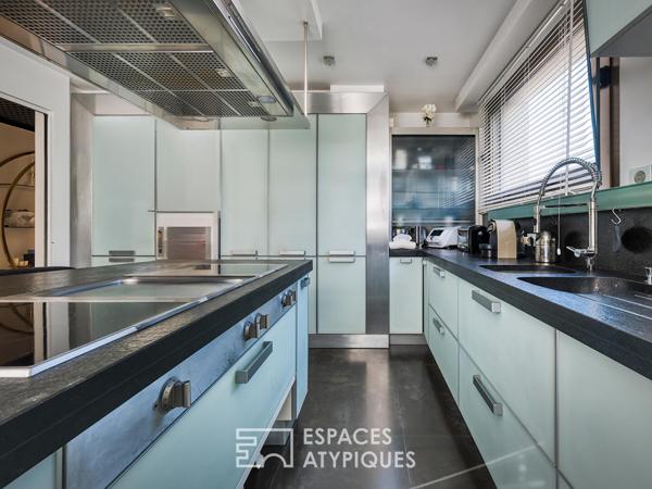 Demeure bourgeoise contemporaine avec tennis et piscine