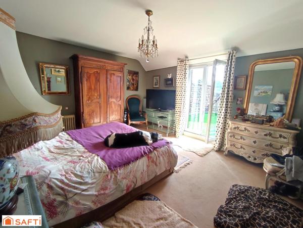 Belle demeure familiale de caractère 200 m2 - 5 chambres. dépendances.