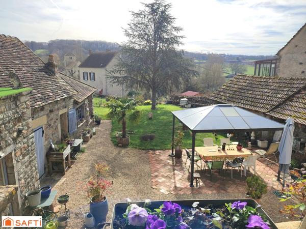 Belle demeure familiale de caractère 200 m2 - 5 chambres. dépendances.