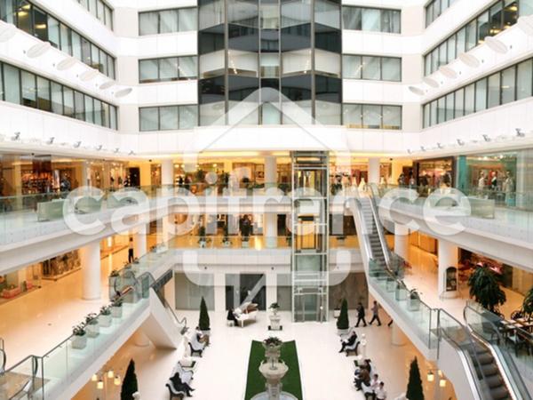 vente local commercial de 57 m2 centre ville Draguignan. Idéal pour investisseur rentabilité de  9 %