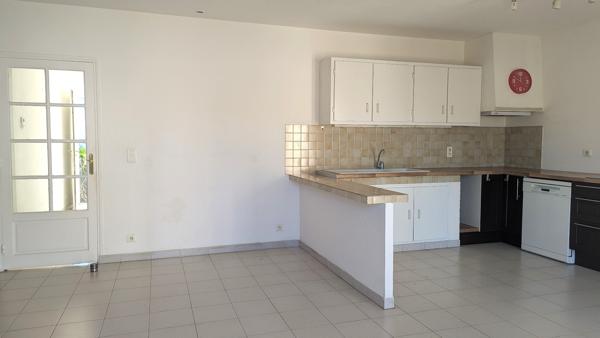 Villa T4 de 82 m² à Fabrègues avec terrasse et garage sur 326 m²
