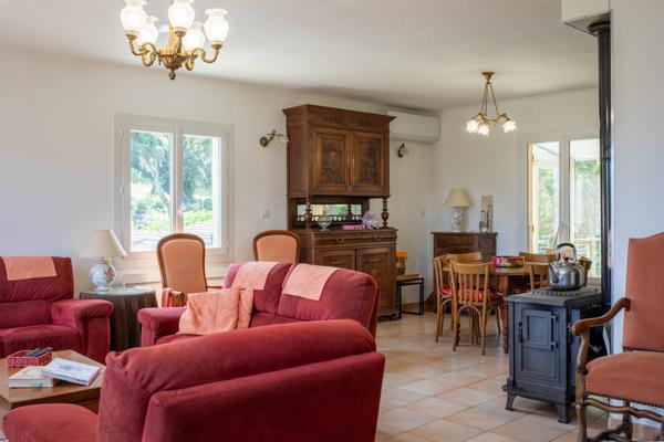 Maison
         7 pièces
        - 176 m² Exclusivité 649 000 € *
