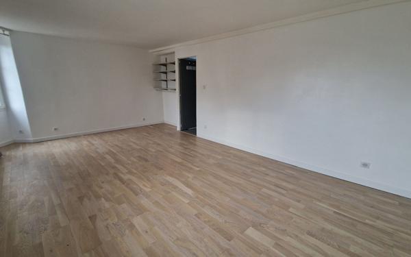 Maison à louer    4 pièces •  Courtomer