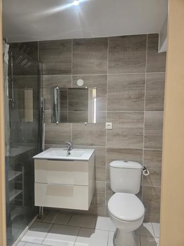 Camaret-sur-Aigues (84850) T2 CAMARET CENTRE