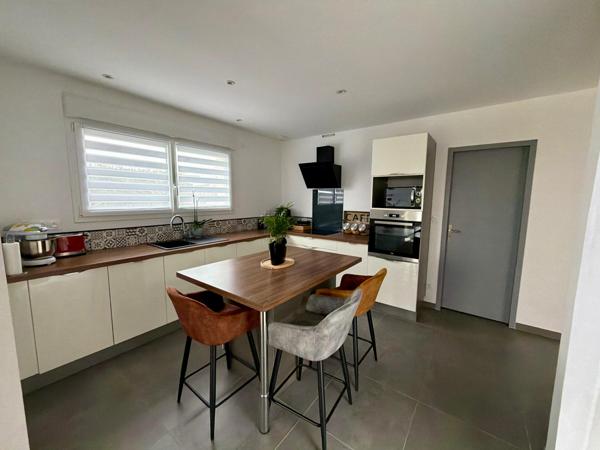 Pavillon de plain-pied intégral 3 chambres et bureau sur terrain de 660m2