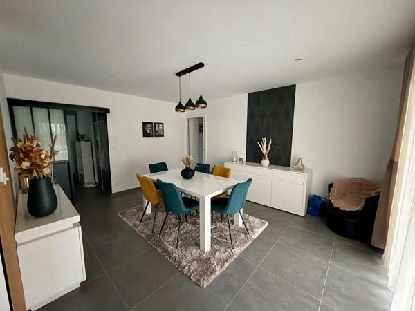 Pavillon de plain-pied intégral 3 chambres et bureau sur terrain de 660m2