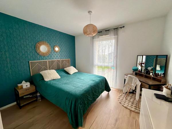 Pavillon de plain-pied intégral 3 chambres et bureau sur terrain de 660m2