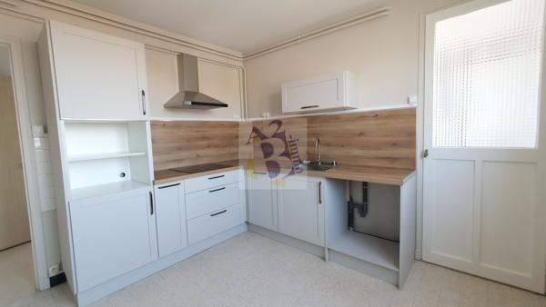 Location appartement Angouleme (16000), 83.37m² avec 3 pièce(s) dont 2 chambre(s). Agence Allard Brimeaud