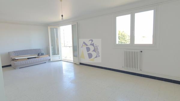 Location appartement Angouleme (16000), 83.37m² avec 3 pièce(s) dont 2 chambre(s). Agence Allard Brimeaud