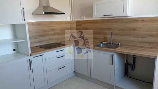 Location appartement Angouleme (16000), 83.37m² avec 3 pièce(s) dont 2 chambre(s). Agence Allard Brimeaud