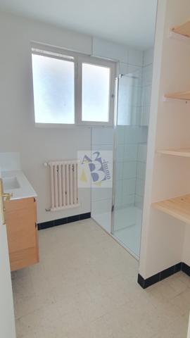 Location appartement Angouleme (16000), 83.37m² avec 3 pièce(s) dont 2 chambre(s). Agence Allard Brimeaud