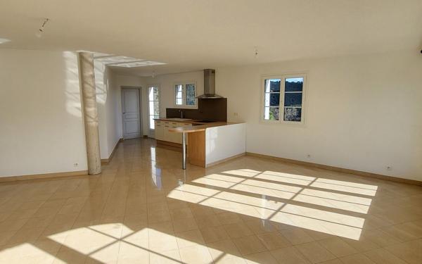 Appartement à louer    2 pièces •  Les Salelles