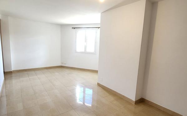 Appartement à louer    2 pièces •  Les Salelles