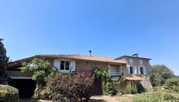 PROPRIETE DE CHARME A LA CAMPAGNE AVEC PICINE - ETANG - 3.3 HECTARES