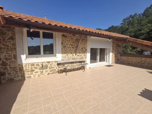PROPRIETE DE CHARME A LA CAMPAGNE AVEC PICINE - ETANG - 3.3 HECTARES