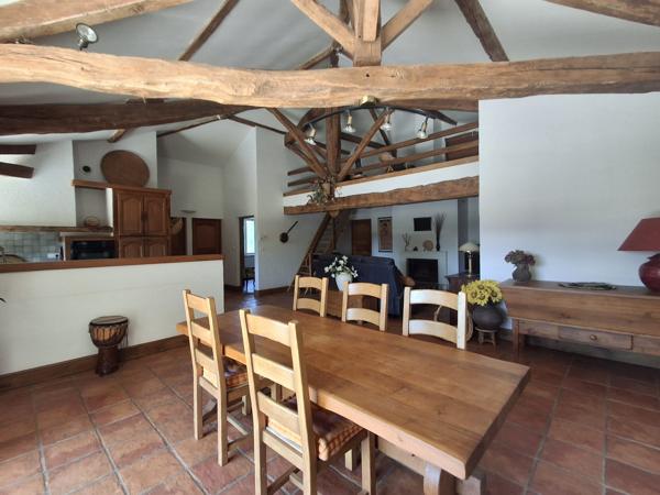 PROPRIETE DE CHARME A LA CAMPAGNE AVEC PICINE - ETANG - 3.3 HECTARES