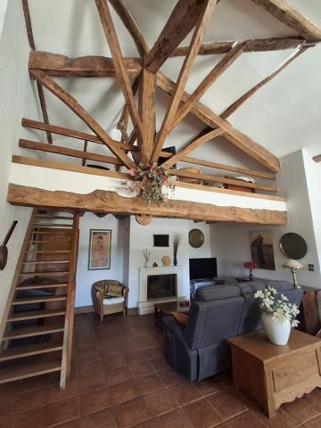 PROPRIETE DE CHARME A LA CAMPAGNE AVEC PICINE - ETANG - 3.3 HECTARES