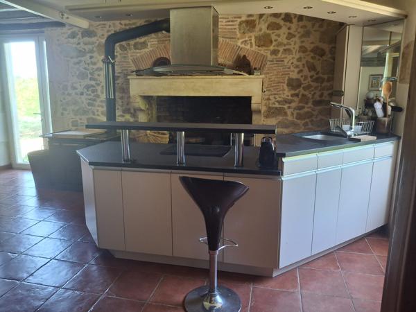 PROPRIETE DE CHARME A LA CAMPAGNE AVEC PICINE - ETANG - 3.3 HECTARES