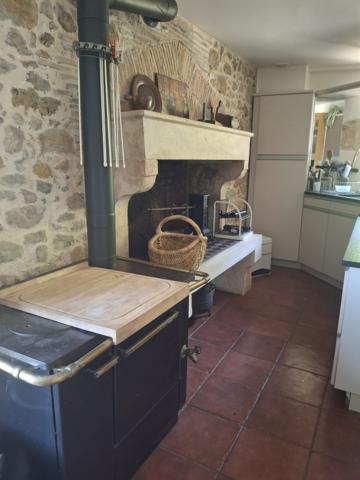 PROPRIETE DE CHARME A LA CAMPAGNE AVEC PICINE - ETANG - 3.3 HECTARES
