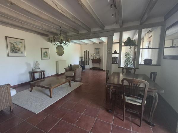 PROPRIETE DE CHARME A LA CAMPAGNE AVEC PICINE - ETANG - 3.3 HECTARES