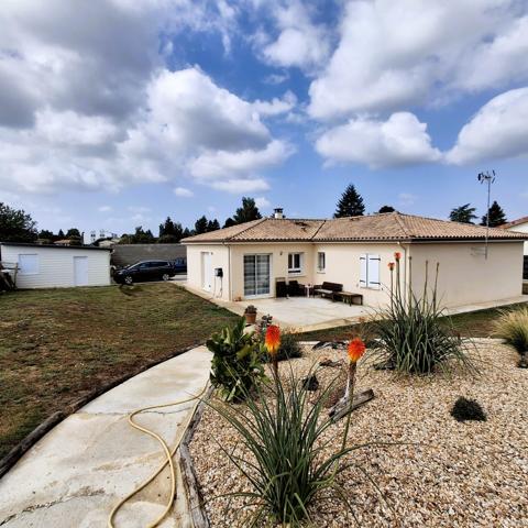 MAISON DE 2022 PLAIN-PIED AVEC PISCINE - GARAGE - TERRAIN CLOS
