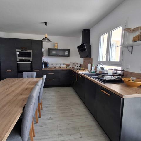MAISON DE 2022 PLAIN-PIED AVEC PISCINE - GARAGE - TERRAIN CLOS