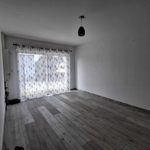MAISON DE 2022 PLAIN-PIED AVEC PISCINE - GARAGE - TERRAIN CLOS