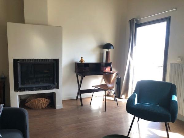 EXCLUSIVITE SUR SAINT SATURNIN LES AVIGNON - A LOUER SUPERBE APPARTEMENT T2 DUPLEX de 63.69 m² de Surface habitable dans MAS DE VILLAGE