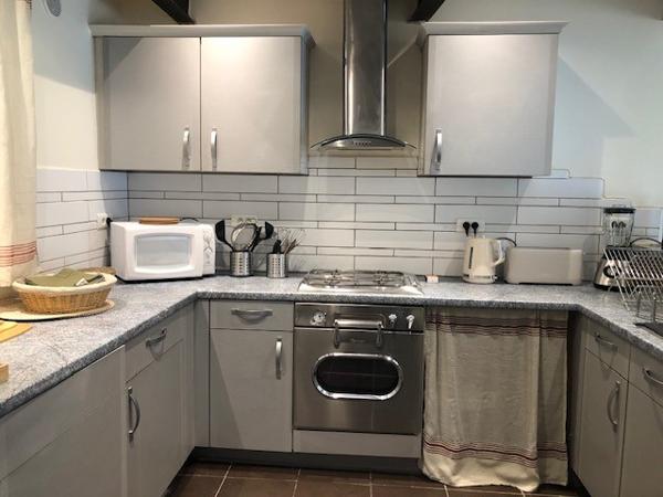 EXCLUSIVITE SUR SAINT SATURNIN LES AVIGNON - A LOUER SUPERBE APPARTEMENT T2 DUPLEX de 63.69 m² de Surface habitable dans MAS DE VILLAGE